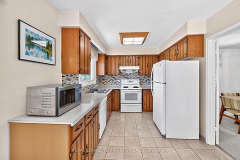 Photo 11 at 851 Huntingwood Drive, Sullivan, Toronto