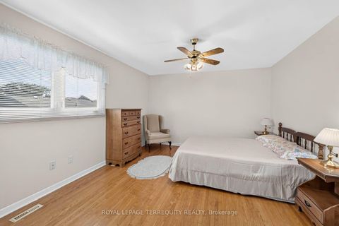 Photo 20 at 851 Huntingwood Drive, Sullivan, Toronto