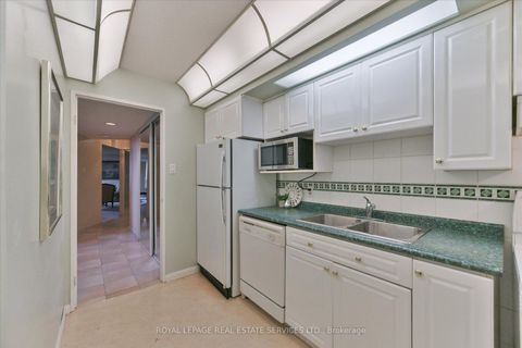 Photo 20 at E1 - 284 Mill Road, Markland Wood, Toronto