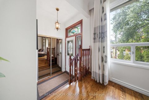 Photo 3 at 88 Cavehill Crescent, Maryvale, Toronto