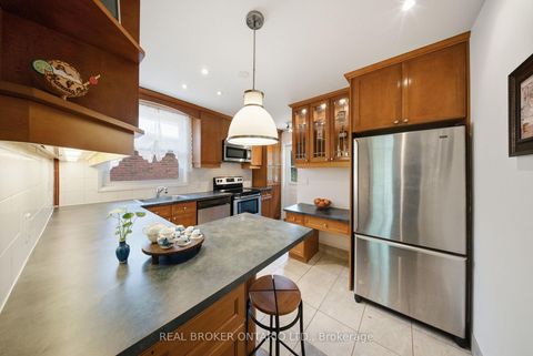 Photo 7 at 88 Cavehill Crescent, Maryvale, Toronto