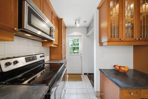 Photo 9 at 88 Cavehill Crescent, Maryvale, Toronto