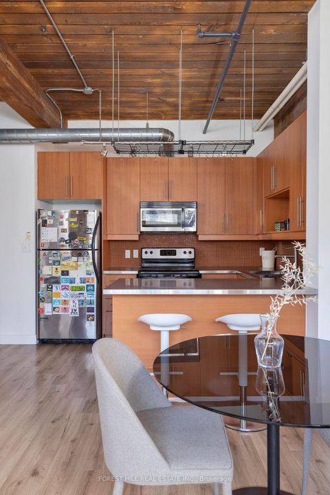 Photo 10 at 105 - 2154 Dundas Street W, Roncesvalles, Toronto