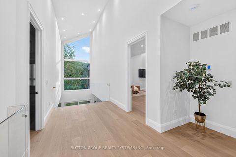Photo 16 at 272 Renforth Drive, Markland Wood, Toronto
