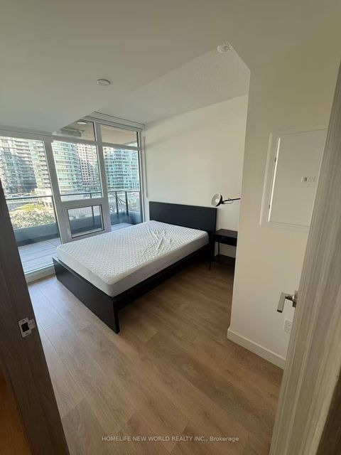 Photo 1 at 502 - 1 Concord Cityplace Way, Waterfront Communities C1, Toronto