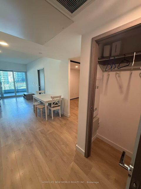 Photo 8 at 502 - 1 Concord Cityplace Way, Waterfront Communities C1, Toronto