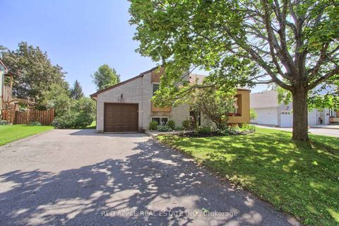 Photo 1 at 2277 Scythes Street, Stroud, Innisfil