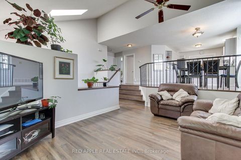 Photo 8 at 2277 Scythes Street, Stroud, Innisfil