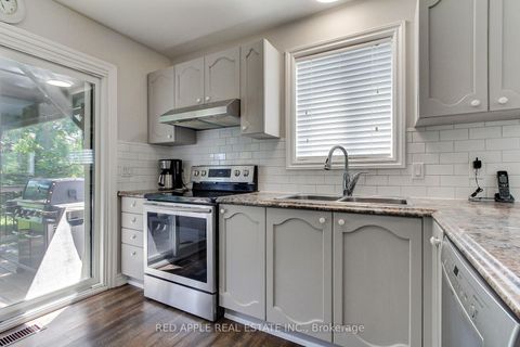 Photo 12 at 2277 Scythes Street, Stroud, Innisfil