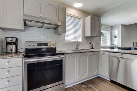 Photo 13 at 2277 Scythes Street, Stroud, Innisfil
