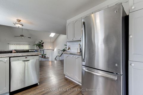 Photo 14 at 2277 Scythes Street, Stroud, Innisfil