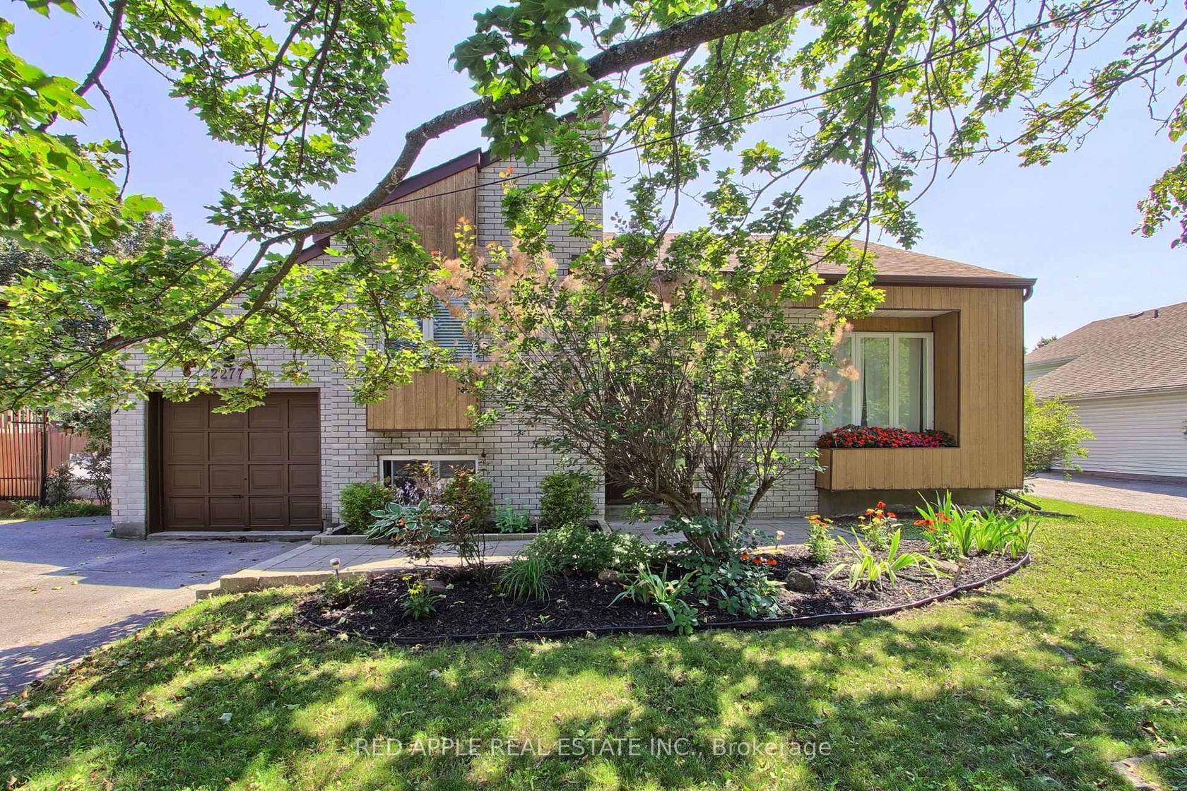 2277 Scythes Street, Stroud, Innisfil photo number 2