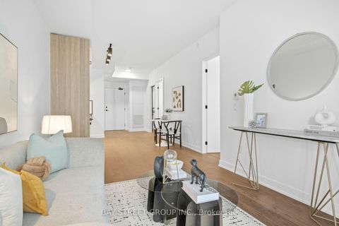 Photo 2 at 639 - 91 Montclair Avenue, Forest Hill South, Toronto