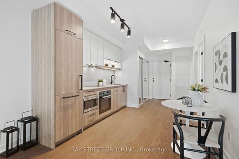 Photo 11 at 639 - 91 Montclair Avenue, Forest Hill South, Toronto