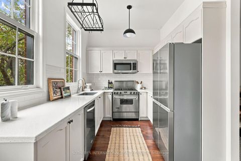 Photo 12 at 60 Poulett Street, Moss Park, Toronto