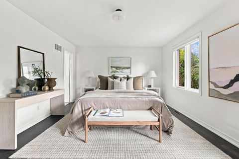 Photo 15 at 60 Poulett Street, Moss Park, Toronto