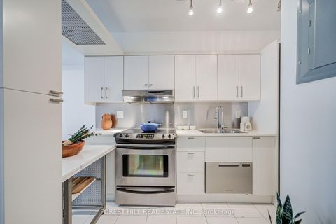 Photo 10 at 917 - 111 Elizabeth Street, Bay Street Corridor, Toronto