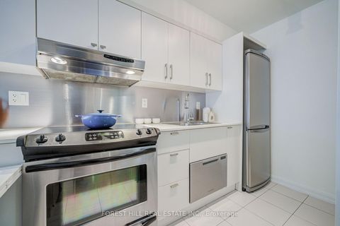 Photo 11 at 917 - 111 Elizabeth Street, Bay Street Corridor, Toronto