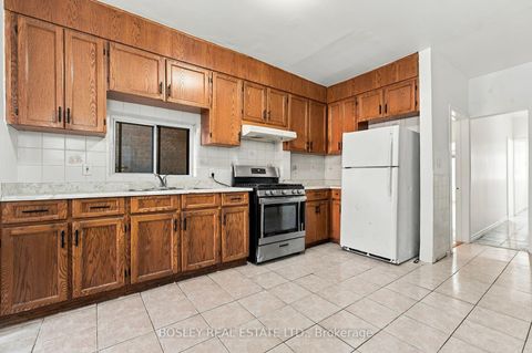 Photo 11 at 371 Brock Avenue, Dufferin Grove, Toronto