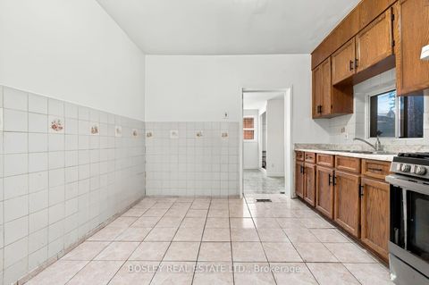 Photo 12 at 371 Brock Avenue, Dufferin Grove, Toronto