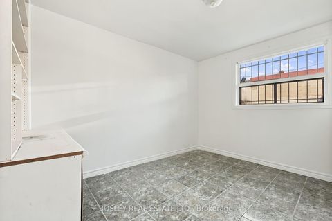 Photo 13 at 371 Brock Avenue, Dufferin Grove, Toronto