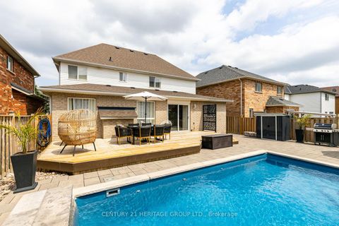 Photo 1 at 106 Laurendale Avenue, Keswick South, Georgina