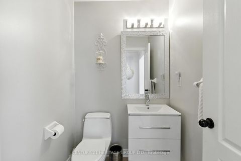 Photo 8 at 106 Laurendale Avenue, Keswick South, Georgina