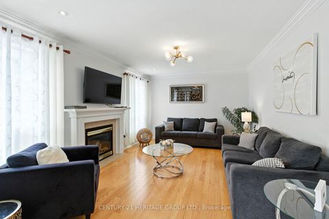 Photo 9 at 106 Laurendale Avenue, Keswick South, Georgina