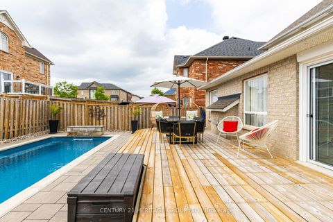 Photo 24 at 106 Laurendale Avenue, Keswick South, Georgina