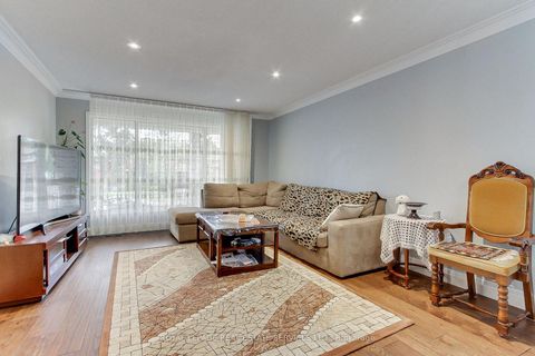 Photo 7 at 190 Benjamin Boake Trail, York University Heights, Toronto