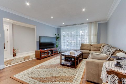 Photo 8 at 190 Benjamin Boake Trail, York University Heights, Toronto