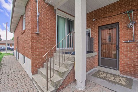 Photo 24 at 190 Benjamin Boake Trail, York University Heights, Toronto