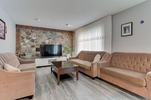 Photo 28 at 190 Benjamin Boake Trail, York University Heights, Toronto