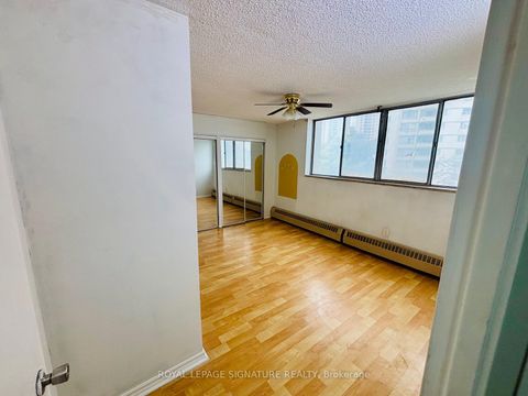 Photo 5 at 408 - 330 Dixon Road, The Westway, Toronto