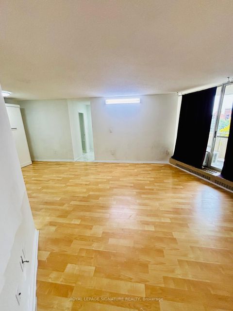 Photo 13 at 408 - 330 Dixon Road, The Westway, Toronto