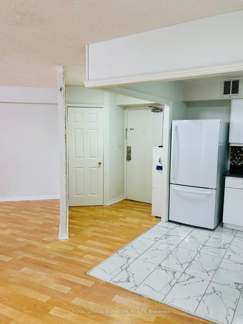Photo 22 at 408 - 330 Dixon Road, The Westway, Toronto