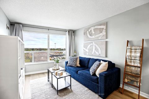 Photo 8 at 1002 - 36 Lee Centre Drive, Woburn, Toronto