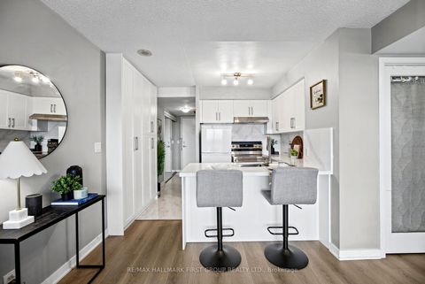 Photo 10 at 1002 - 36 Lee Centre Drive, Woburn, Toronto