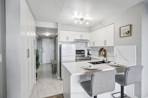 Photo 11 at 1002 - 36 Lee Centre Drive, Woburn, Toronto