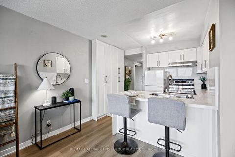 Photo 12 at 1002 - 36 Lee Centre Drive, Woburn, Toronto