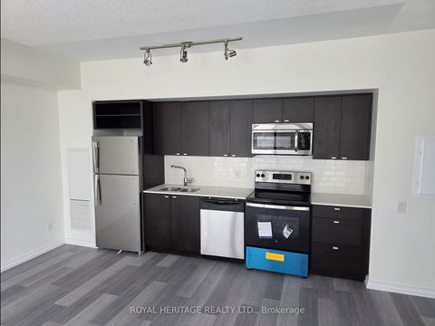 Photo 5 at 1216 - 105 Queensway Avenue, Swansea, Toronto