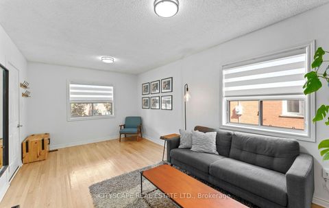 Photo 5 at 3 Cardell Avenue, Pelmo Park W4, Toronto