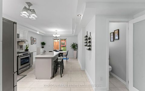Photo 6 at 3 Cardell Avenue, Pelmo Park W4, Toronto