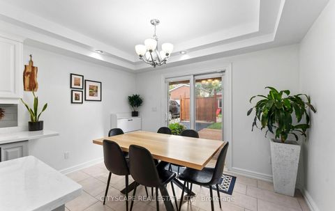 Photo 8 at 3 Cardell Avenue, Pelmo Park W4, Toronto