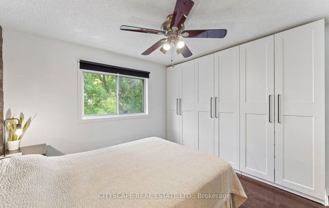 Photo 16 at 3 Cardell Avenue, Pelmo Park W4, Toronto