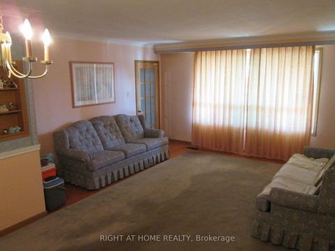 Photo 3 at 910 Scarborough Golf Club Road, Woburn, Toronto