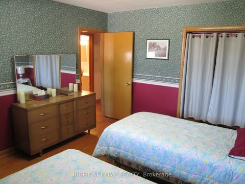Photo 10 at 910 Scarborough Golf Club Road, Woburn, Toronto