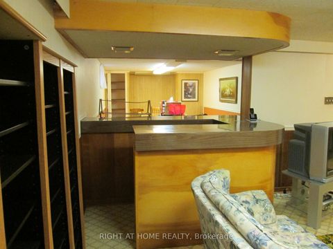 Photo 18 at 910 Scarborough Golf Club Road, Woburn, Toronto