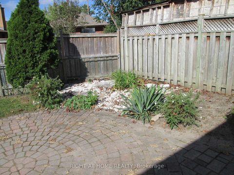 Photo 24 at 910 Scarborough Golf Club Road, Woburn, Toronto