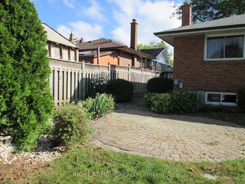 Photo 26 at 910 Scarborough Golf Club Road, Woburn, Toronto